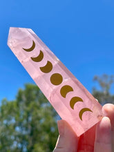 Load image into Gallery viewer, Premium Quality 11.6 Cm Gemmy Pink Rose Quartz Crystal Generator with Moon Phase Printing