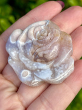 Load image into Gallery viewer, Carved Cherry blossom Flower Agate Crystal Rose
